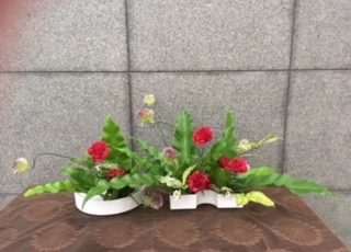 2018/6/26　三軒茶屋のキャロットタワー1階の展示花をいけました